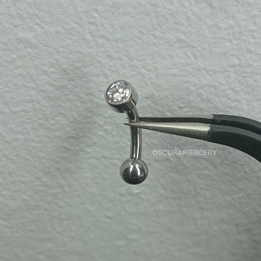 YZA NAVEL CURVE | Implant Grade Titanium | Oscura Piercery | Floating Navel Piercing